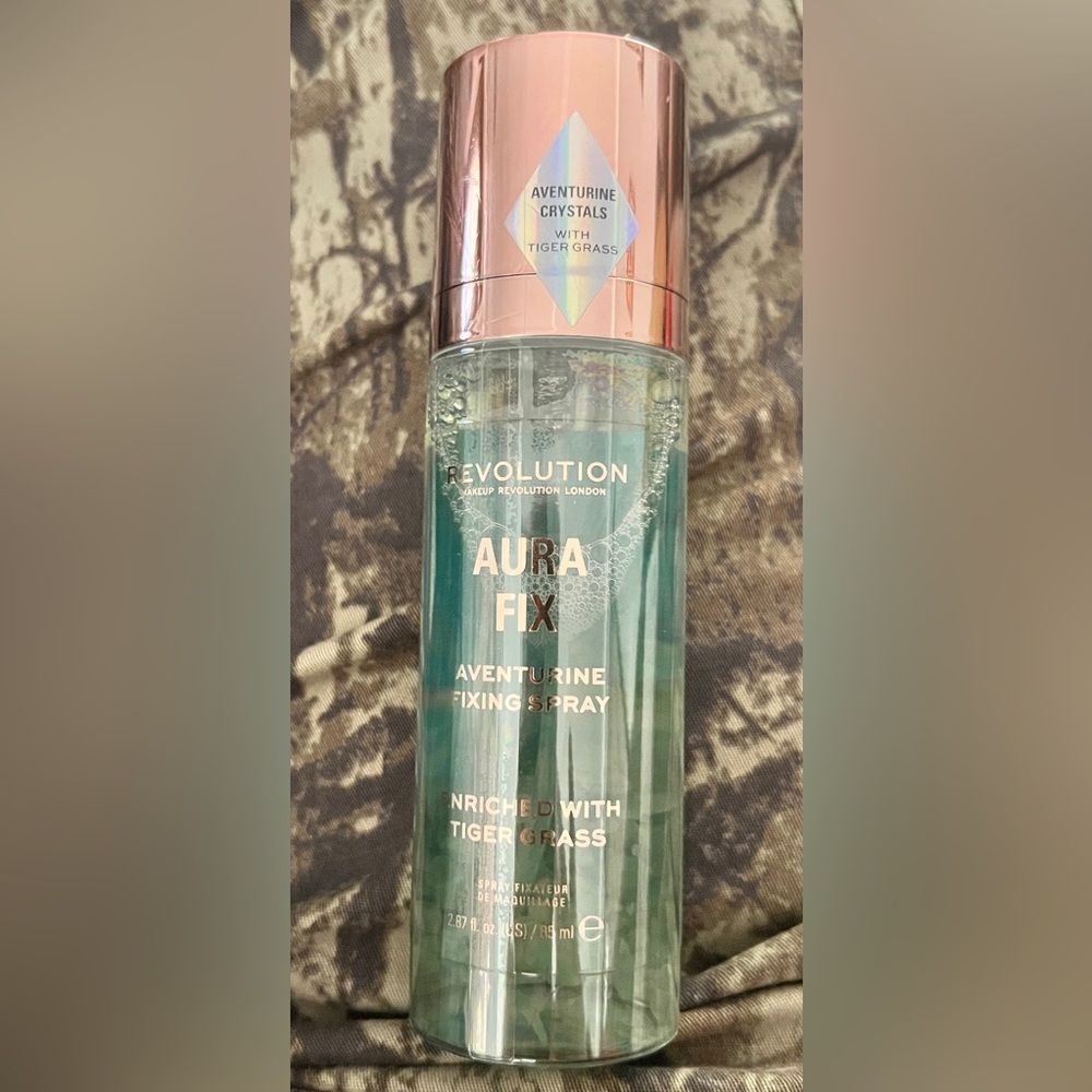 Revolution Aura Fix Aventurine Fixing Spray 2.87oz Tiger Grass ~Makeup Setting